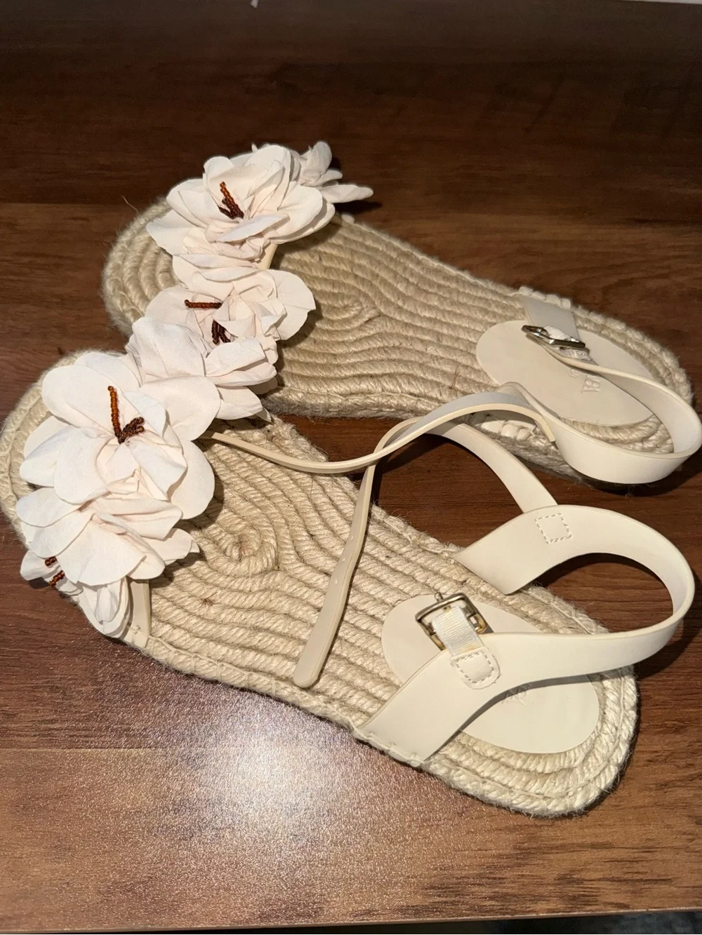 Zara - Jute flower sandals with beaded detail and strap